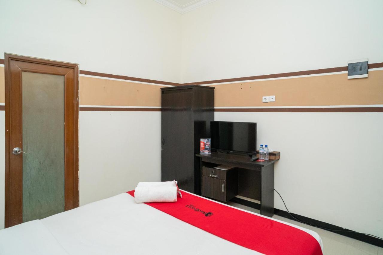 Reddoorz Syariah Near Marvel City Mall 2 Σουραμπάγια Εξωτερικό φωτογραφία