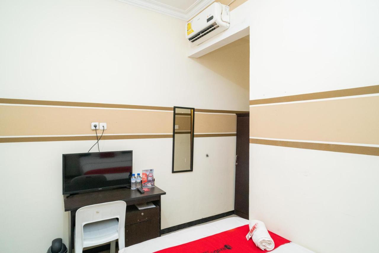 Reddoorz Syariah Near Marvel City Mall 2 Σουραμπάγια Εξωτερικό φωτογραφία