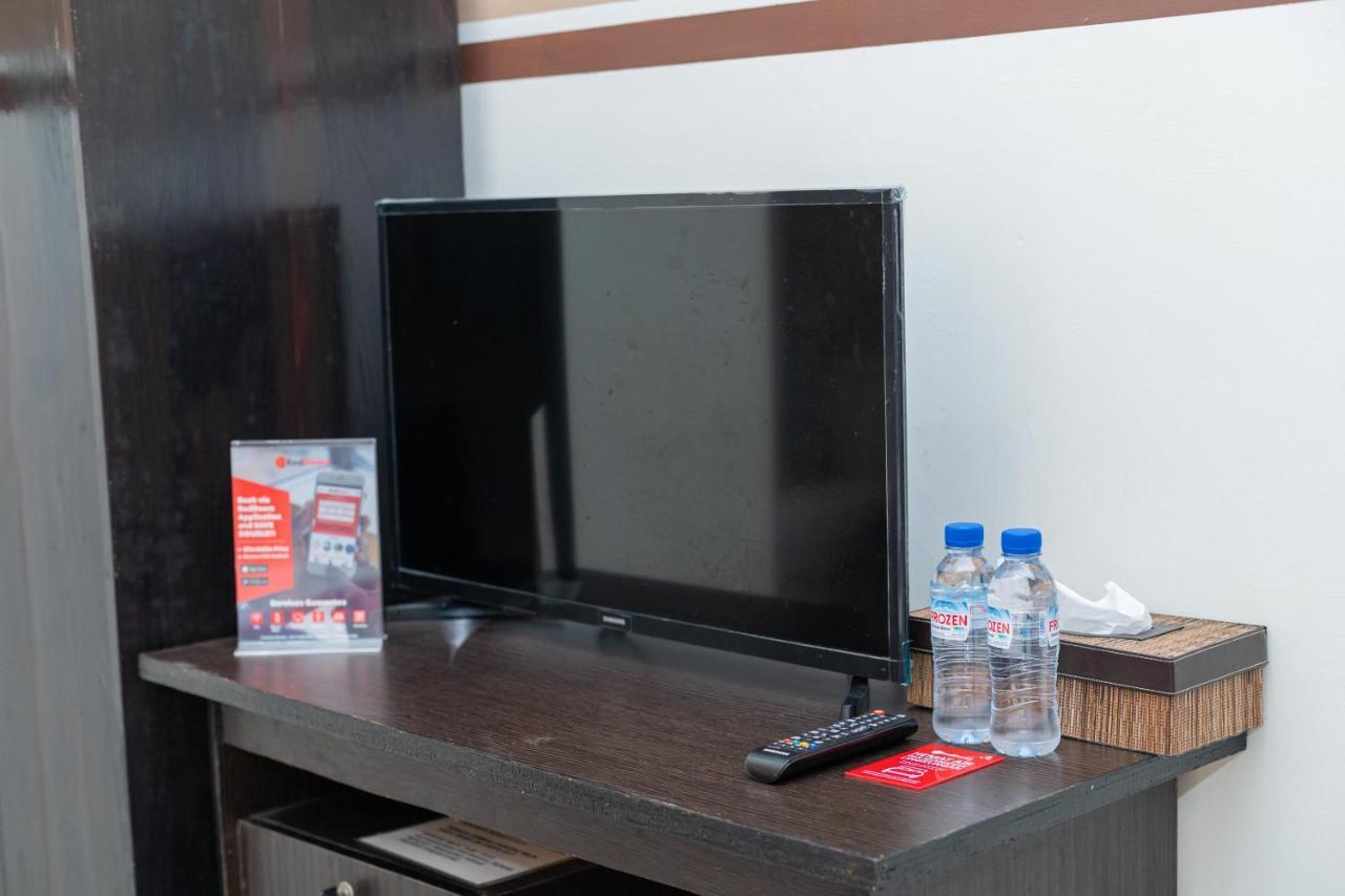 Reddoorz Syariah Near Marvel City Mall 2 Σουραμπάγια Εξωτερικό φωτογραφία