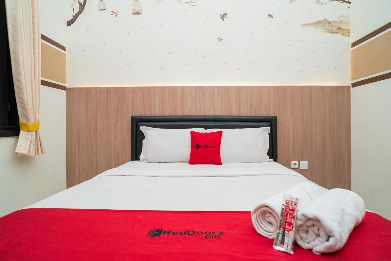 Reddoorz Syariah Near Marvel City Mall 2 Σουραμπάγια Εξωτερικό φωτογραφία