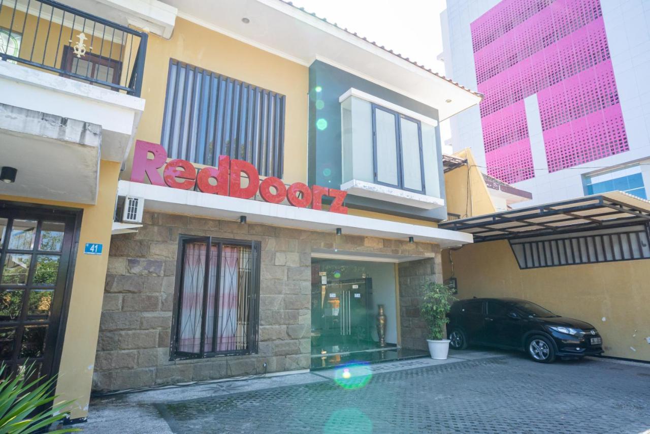 Reddoorz Syariah Near Marvel City Mall 2 Σουραμπάγια Εξωτερικό φωτογραφία