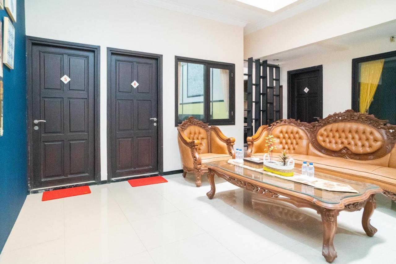 Reddoorz Syariah Near Marvel City Mall 2 Σουραμπάγια Εξωτερικό φωτογραφία