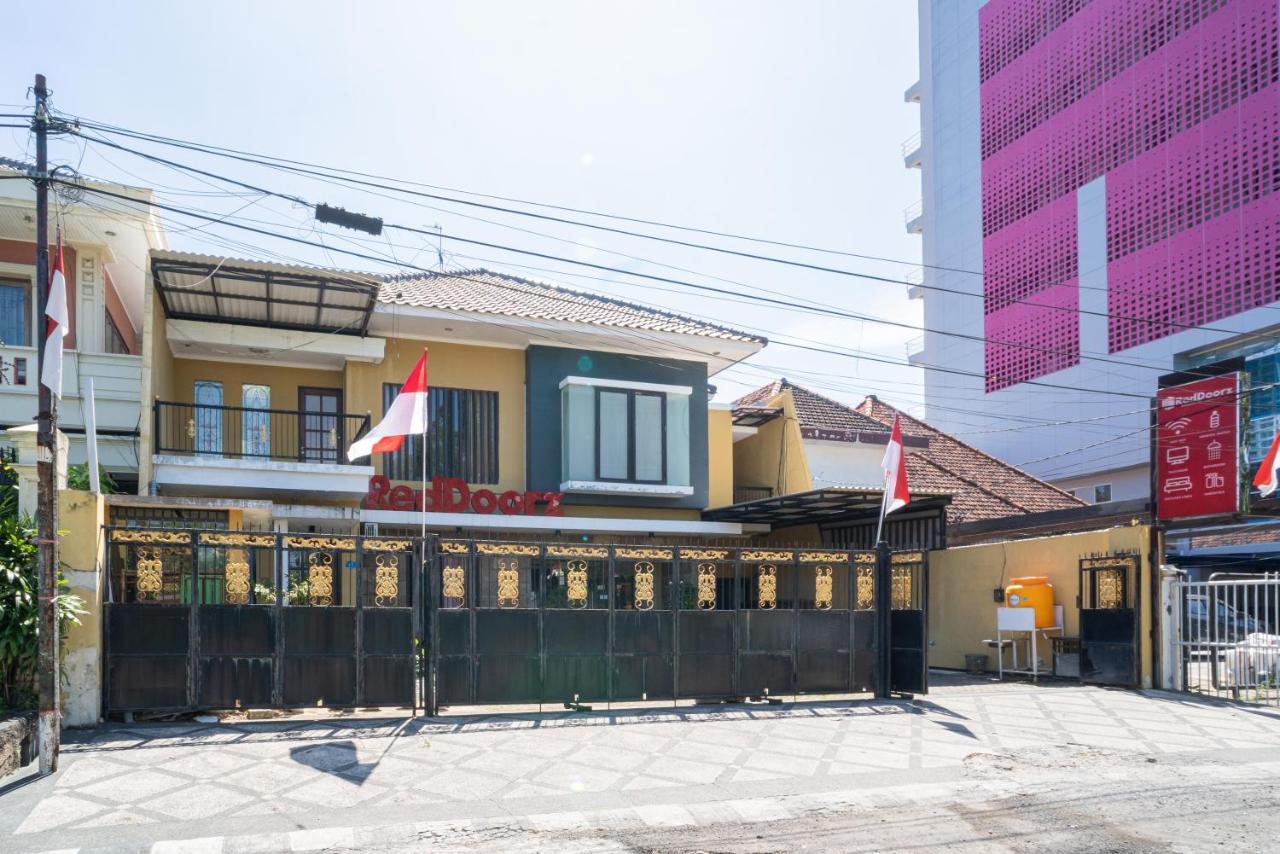 Reddoorz Syariah Near Marvel City Mall 2 Σουραμπάγια Εξωτερικό φωτογραφία