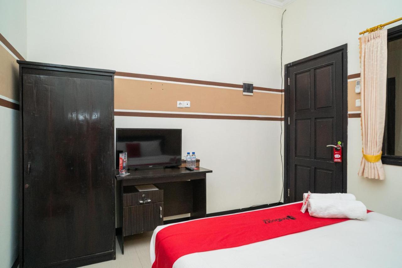 Reddoorz Syariah Near Marvel City Mall 2 Σουραμπάγια Εξωτερικό φωτογραφία