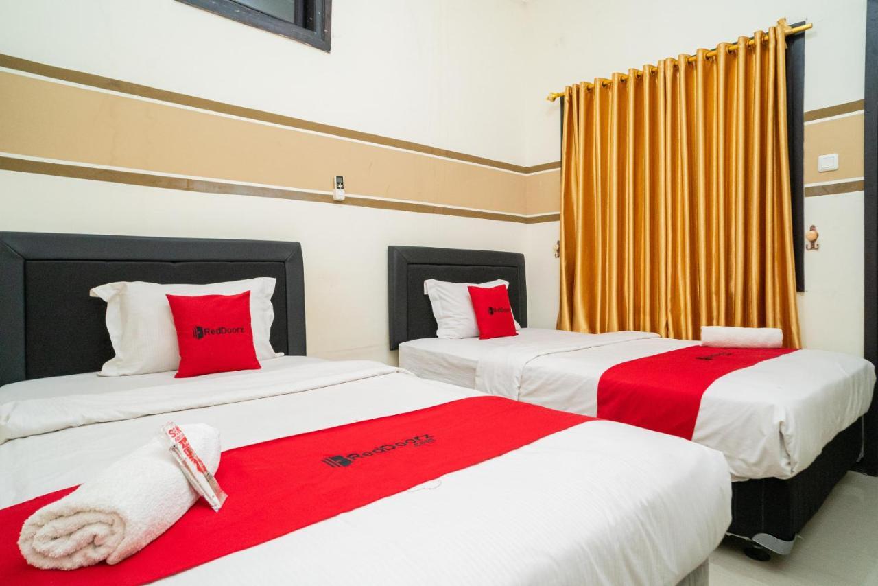 Reddoorz Syariah Near Marvel City Mall 2 Σουραμπάγια Εξωτερικό φωτογραφία