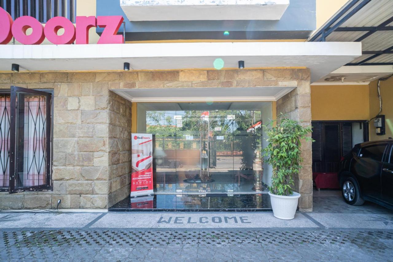 Reddoorz Syariah Near Marvel City Mall 2 Σουραμπάγια Εξωτερικό φωτογραφία