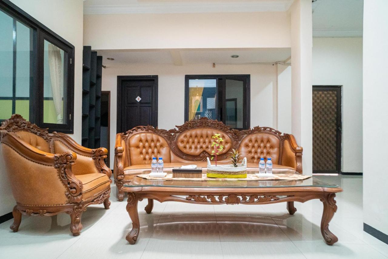 Reddoorz Syariah Near Marvel City Mall 2 Σουραμπάγια Εξωτερικό φωτογραφία