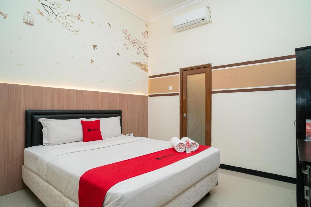 Reddoorz Syariah Near Marvel City Mall 2 Σουραμπάγια Εξωτερικό φωτογραφία