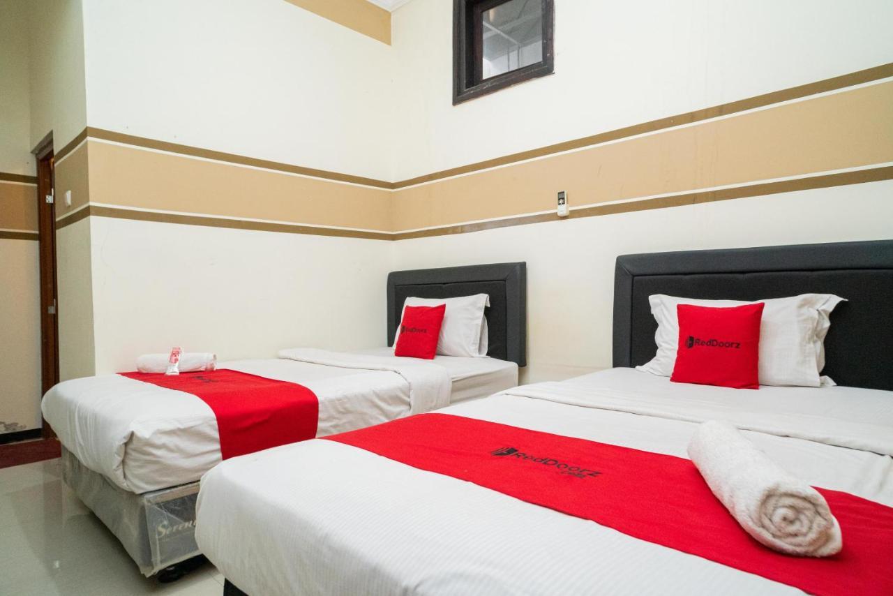 Reddoorz Syariah Near Marvel City Mall 2 Σουραμπάγια Εξωτερικό φωτογραφία