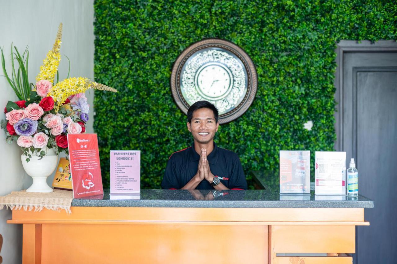 Reddoorz Syariah Near Marvel City Mall 2 Σουραμπάγια Εξωτερικό φωτογραφία